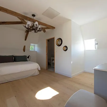 Vila Orangerie De La Touchardiere