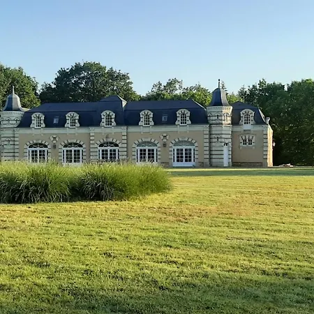 Βίλα Orangerie De La Touchardiere *